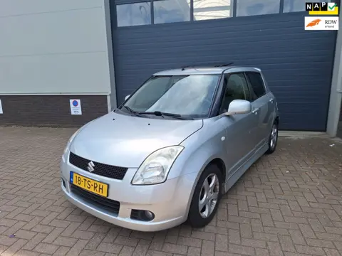 Suzuki Swift | 1.5 Exclusive | Open dak | Automaat | Stoelverwarming |