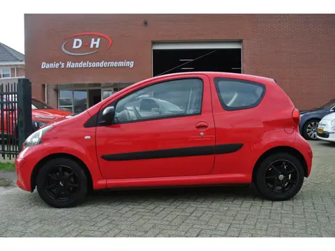 Toyota Aygo 1.0-12V nieuwe apk inruil mogelijk