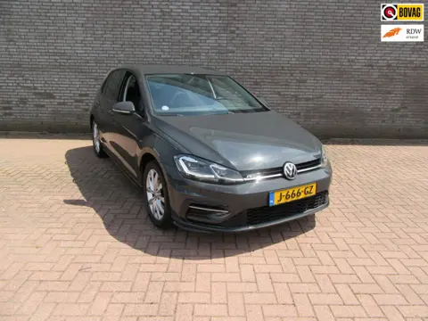 Volkswagen Golf 1.5 TSI Highline Business R