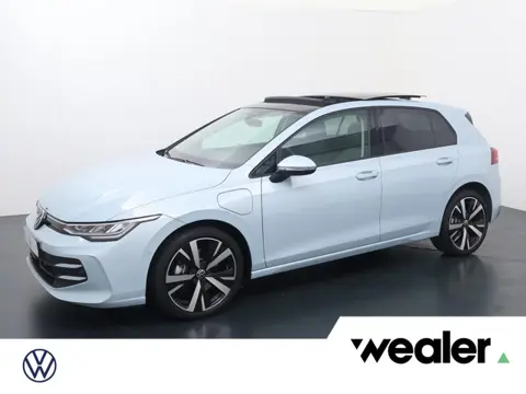 Volkswagen Golf 1.5 eHybrid Life Edition | 204 PK | SoH100% |  Automaat | Panoramadak | Adaptive cru