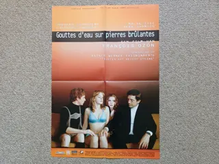 GOUTTES D ' EAU SUR PIERRES BRûLANTES filmposter.