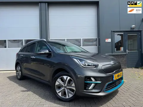Kia E-Niro DynamicPlusLine 39 kWh 100% SoH [ Open dak | Stoel & stuur VW | Achteruitrijcamera | Carp