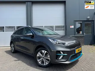Kia E-Niro DynamicPlusLine 39 kWh 100% SoH [ Open dak | Stoel & stuur VW | Achteruitrijcamera | Carp