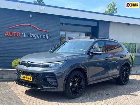 Volkswagen TIGUAN 1.5 eHybrid R-Line pano trekh 1EIG 272PK NL-auto 20"