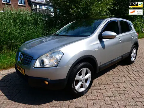 Nissan Qashqai 1.6i 114pk Clima Cruise Panorama PDC Trekhaak 1200kg.