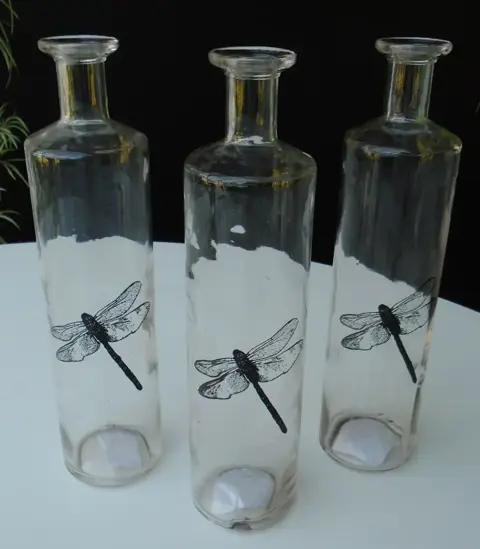 FLES GLAS MET LIBELLE GEEL en TRANSPARANT 2 stuks 29 x 7 cm NIEUW.