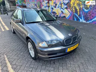BMW 3-serie 316i Executive voorzien van vol leer en een ijskoude airco zeer leuke bmw mooie combinat