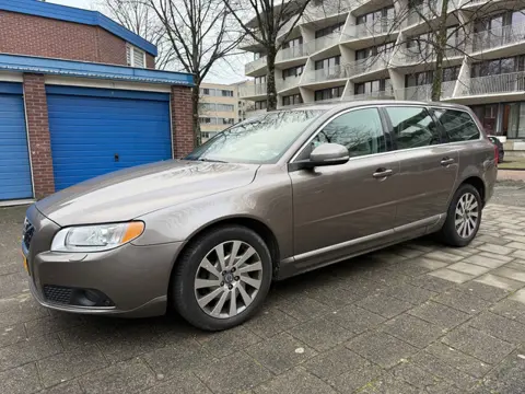 Volvo V70 1.6 T4 Limited Edition Leder Panorama Cruise