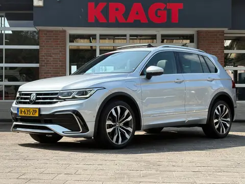 Volkswagen Tiguan 1.4 TSI eHybrid R-Line Business+ - IQ light - panoramadak - Zeer compleet!
