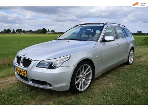 BMW 5-serie Touring 525i Executive|Automaat|Panodak|Trekhaak|Leer|Full options!