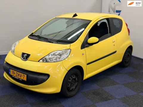 Peugeot 107 1.0-12V XR / WEG=WEG / RIJDT SCHAKELT GOED / INGEROLEN ZO MEE