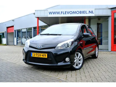 Toyota Yaris 1.5 Full Hybrid Dynamic Aut. Navi|Clima|Cam|LMV