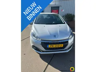 Peugeot 208 1.2 PureTech Blue Lease Executive Clima, PDC achter