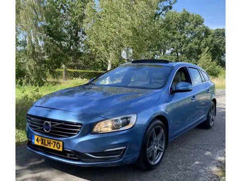 Volvo V60 2.4 D6 AWD Pl.i Sum. (bj 2014, automaat)