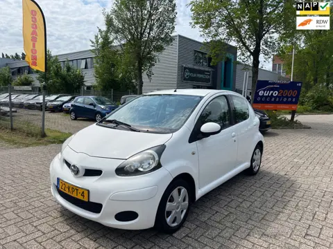 Toyota Aygo 1.0-12V - 5 DEURS - NIEUWE JAAR APK !