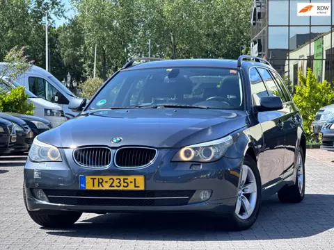 BMW 5-serie Touring 523i High Executive | Panoramadak | Leder elektrische stoelen | Xenon | Bluethoo