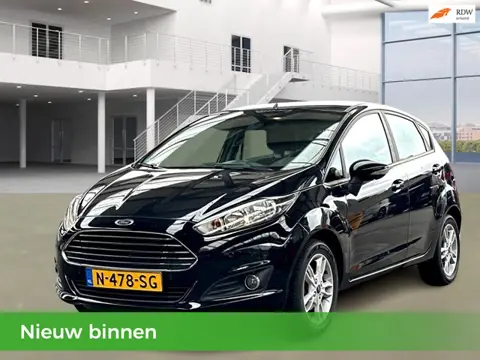 Ford Fiesta 1.0 Titanium Airco/ parkeersensoren/ Nw APK/ Velgen/ Elek.ramen/ Scherm/ Bluetooth/ stoe