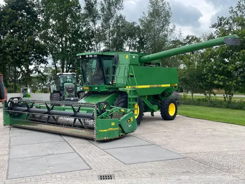 John Deere CTS Combine Airco maaibord 2 WD (bj 2000)