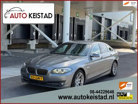 BMW 5-serie 523i AUTOMAAT LEDER/CLIMA/XENON! VELE OPTIES!