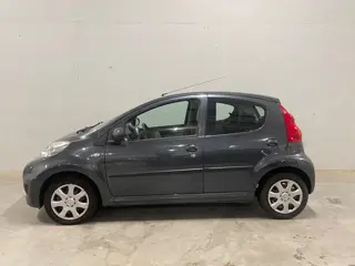 Peugeot 107 1.0-12V XS 5drs. APK NAP