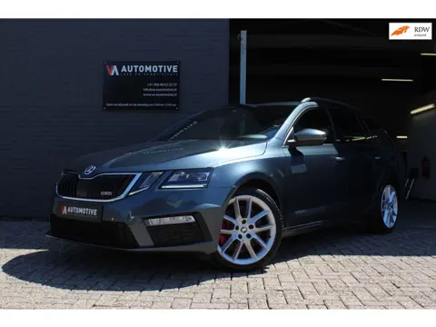 Skoda Octavia Combi 2.0 TSI RS DSG PANO KESSY MEMORY CANTON AHK CARPLAY
