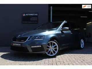 Skoda Octavia Combi 2.0 TSI RS DSG PANO KESSY MEMORY CANTON AHK CARPLAY
