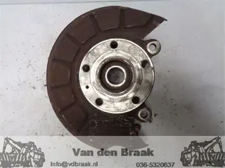 Volkswagen Caddy 1.6 TDi 2010-2015 Fusee rechts voor
