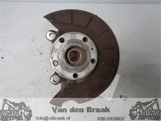Volkswagen Caddy 1.6 TDi 2010-2015 Fusee links voor