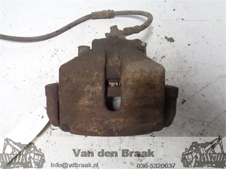 Volkswagen Caddy 1.6 TDi 2010-2015 Remklauw rechts voor
