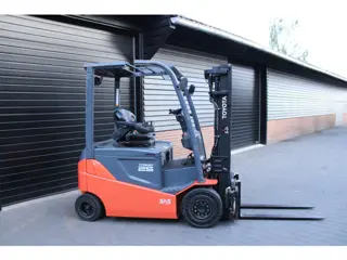 Toyota 8FBMKT25 heftruck elektrische triplex sideshift accubj2023