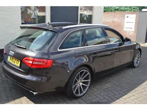 Audi A4 Avant 1.8 TFSI Business Edition/Panoramadak/19 inch
