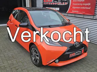 Toyota Aygo 1.0 VVT-i x-play UNIEK SPECIALE UITVOERING ***VOLLEDER- CAMERA-ARCO ELECTR.RAMEN FULL OP