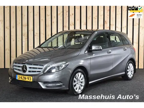 Mercedes-Benz B-klasse 180 Ambition Trekhaak Navi Clima Cruise Bi-xenon LED PDC V+A Nwe APK