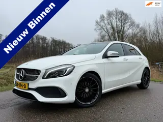 Mercedes-Benz A-klasse 180 AMG-Line / Panoramadak / H-Leder / Stoelverwarming / 18" Velgen / Clima /