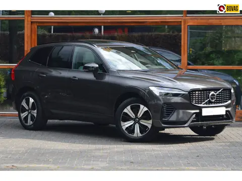 Volvo XC60 T6 Hybride AWD Plus Dark LONG RANGE | 360° Camera | Panoramadak | Trekhaak | Stoel + Stuu
