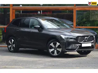 Volvo XC60 T6 Hybride AWD Plus Dark LONG RANGE | 360° Camera | Panoramadak | Trekhaak | Stoel + Stuu