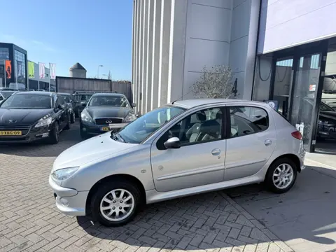 Peugeot 206 1.4 Génération ZEER NETTE STAAT! AIRCO! 5DEURS! CRUISE! INRUIL MOGELIJK!