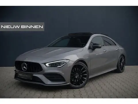Mercedes-Benz CLA-Klasse 200 Business Solution AMG | Panoramadak | Stoelverwarming | Keyless | Cruis