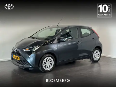Toyota Aygo 1.0 VVT-i x-play | Achteruitrijcamera | Airco | CarPlay |