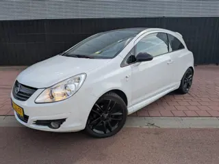 Opel Corsa 1.4-16V Black & White Edition (bj 2008)