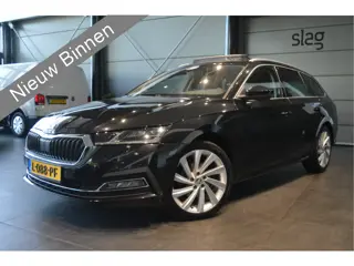 Škoda Octavia Combi 2.0 TDI Style navi pano camera trekhaak 18 inch 150 pk !!
