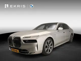 BMW 7 Serie 750e xDrive | LED | Leder | HUD | Achterasbesturing  | Rear seat entertainment | Panoram