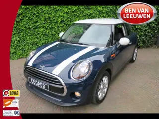 MINI Cooper 1.5 Pepper F56 LCI met Navi, Apple CarPlay, Leer, PDC en 16"