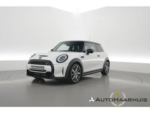 MINI 3-deurs 2.0 Cooper S Classic | Rijklaar! | Dig. Cockpit | Stoelverw. | Camera+PDC | Sfeerverl. 