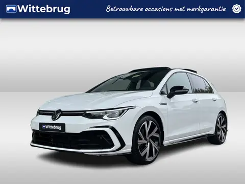 Volkswagen Golf 1.5 eTSI 150pk DSG R-Line / Panorma dak / Black style / Standkachel / 18'' LMV HAL