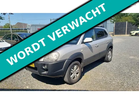 Hyundai Tucson 2.0i Dynamic 142.000km. Airco Cruise PDC Trekhaak 1400kg.