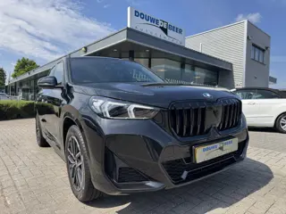BMW X1 sDrive18i M sport Premium Panodak | Trekhaak | HiFi geluidinst | Travel pack