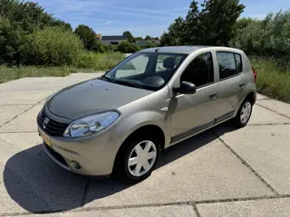 Dacia Sandero 1.2 130.090km NAP airco stuurbekr. nw apk