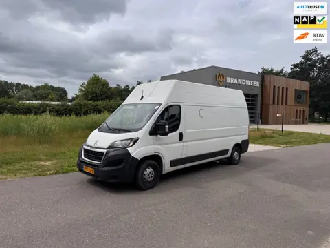 Peugeot Boxer 335 2.2 BlueHDi 140 L3H3 Premium