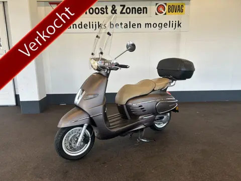 Peugeot Snorscooter Django Allure | Windscherm | Lederen zadel | Nederlands geleverd